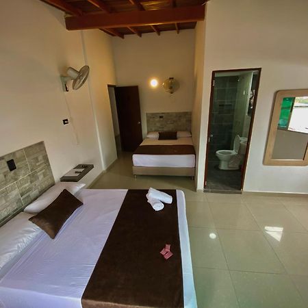 Hotel Buenos Aires Central Medellin Bagian luar foto