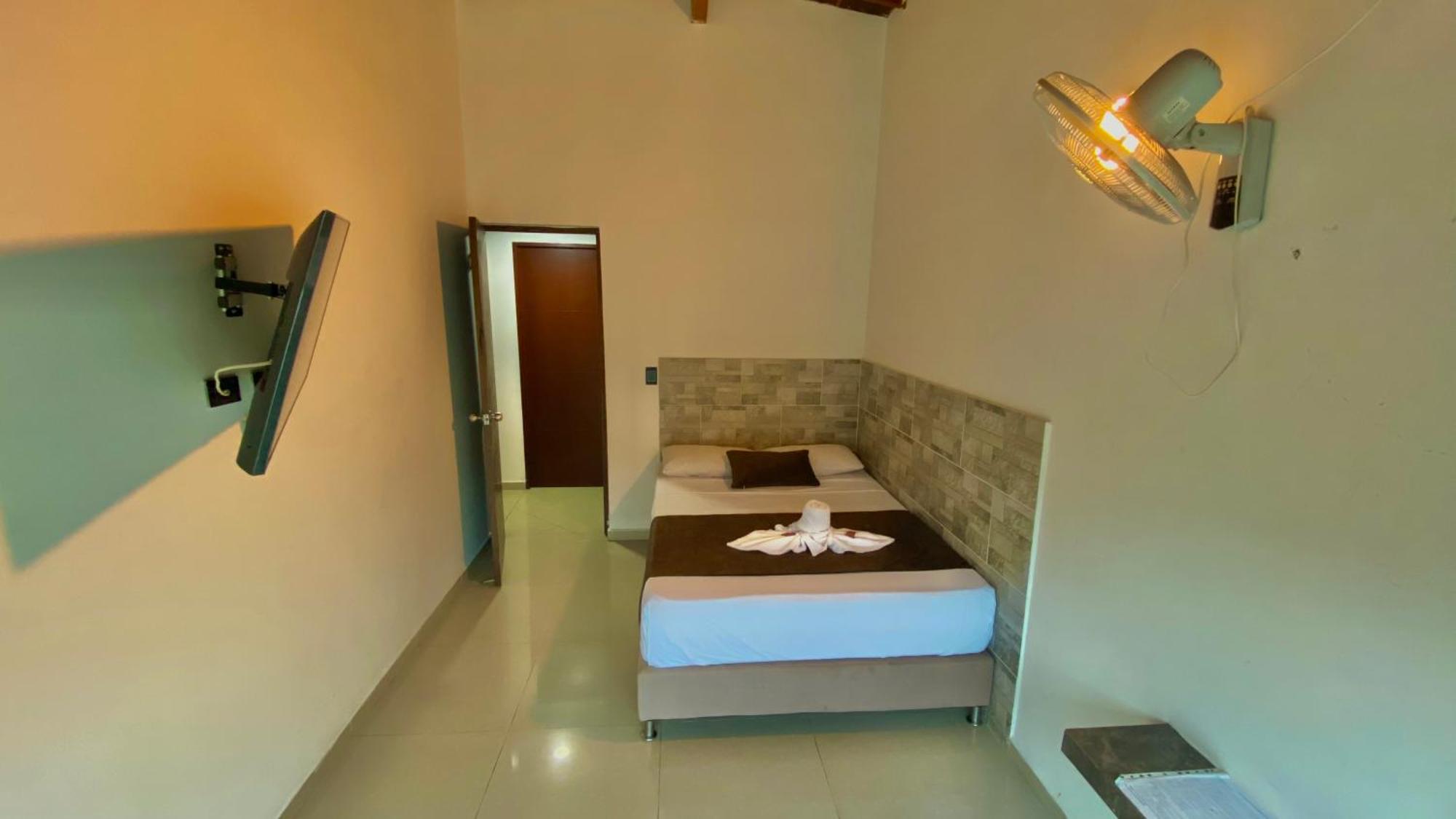 Hotel Buenos Aires Central Medellin Bagian luar foto