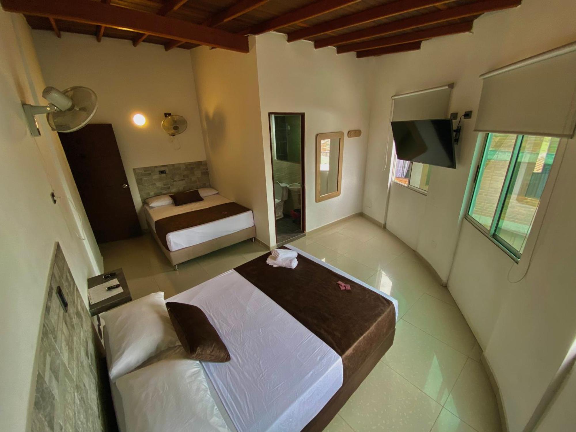 Hotel Buenos Aires Central Medellin Bagian luar foto