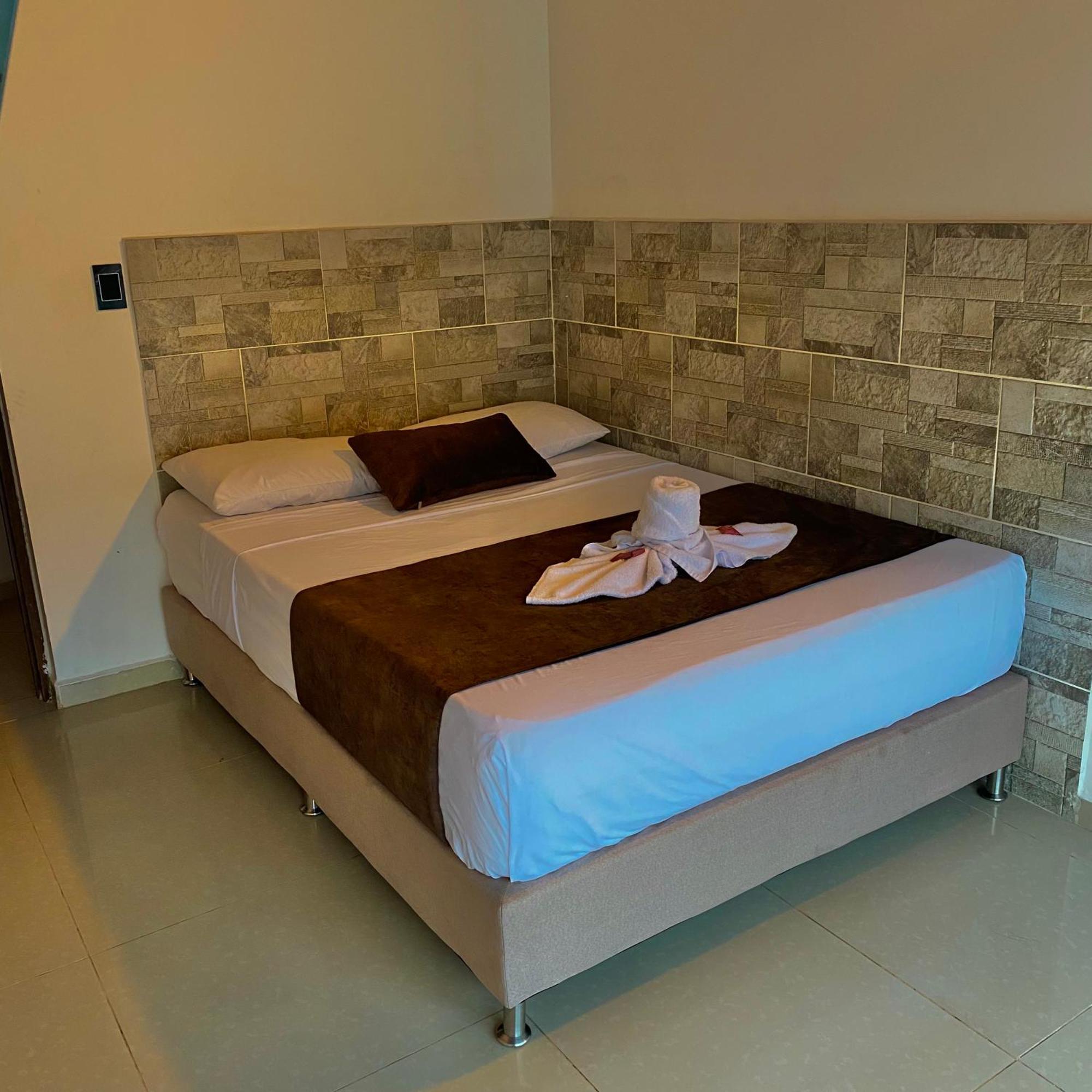 Hotel Buenos Aires Central Medellin Bagian luar foto