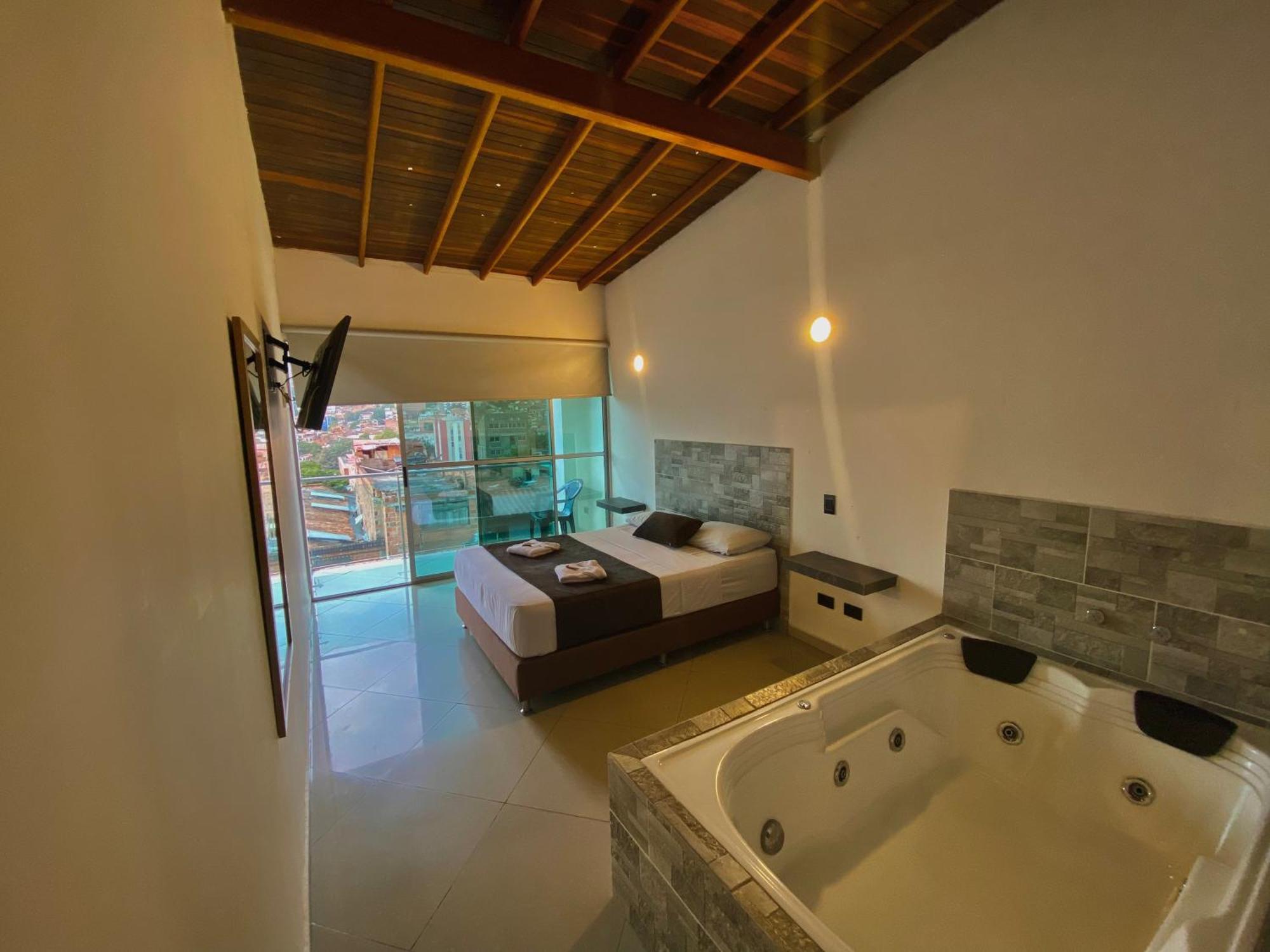 Hotel Buenos Aires Central Medellin Bagian luar foto